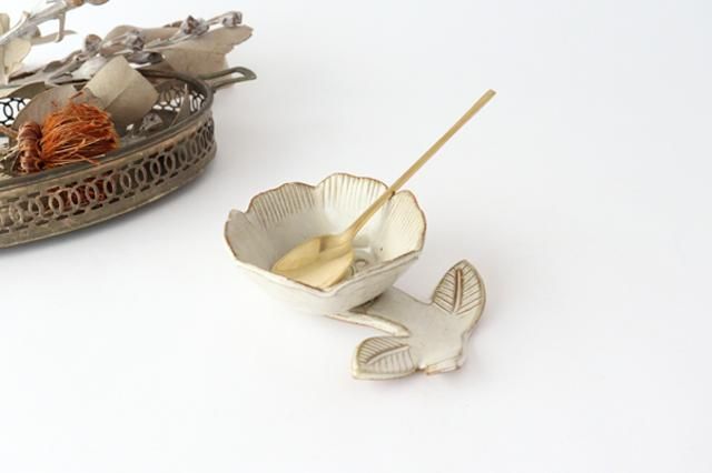 新花小皿｜陶器｜キエリ舎｜和食器通販｜うちる｜和食器の皿、鉢、飯碗など