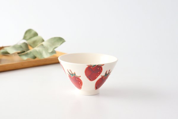 ご飯茶碗　イチゴ　磁器　fruits　波佐見焼商品画像