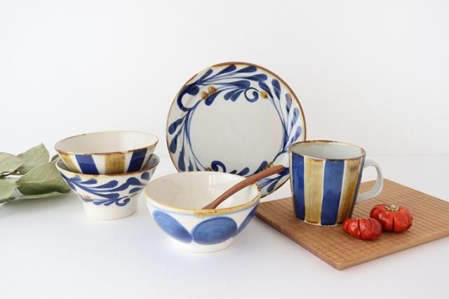 青白い八塚形陶器ボウル 青白い八塚形陶器ボウル