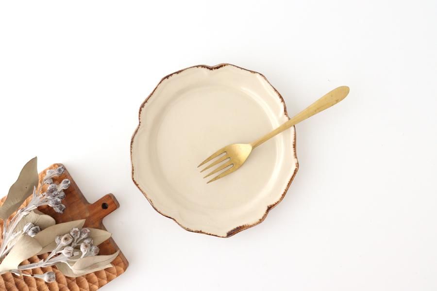 花リム皿｜M｜白｜半磁器｜東月窯 久保雅裕｜和食器通販｜うちる｜和