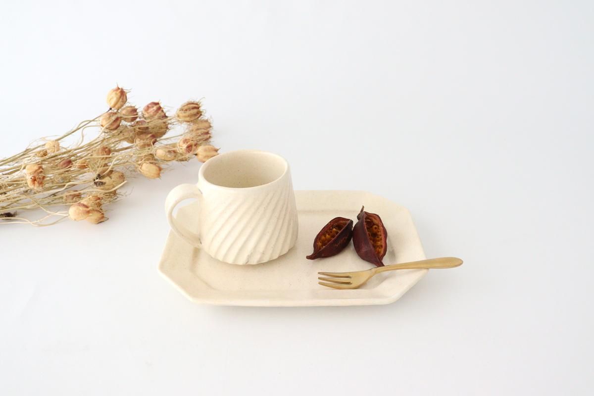 【ZARA 】深皿とカップソーサーの2点セット/白色葉模様の食器セット ZARA HOME】深皿とカップソーサーの2点セット/白色葉模様の食器