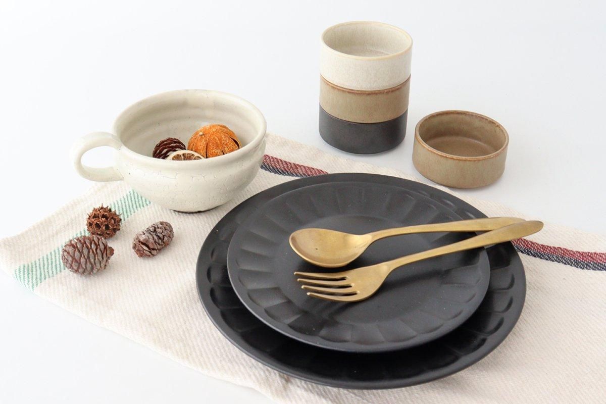 削ぎ目取皿｜黒マット｜陶器｜美濃焼｜和食器通販｜うちる｜和