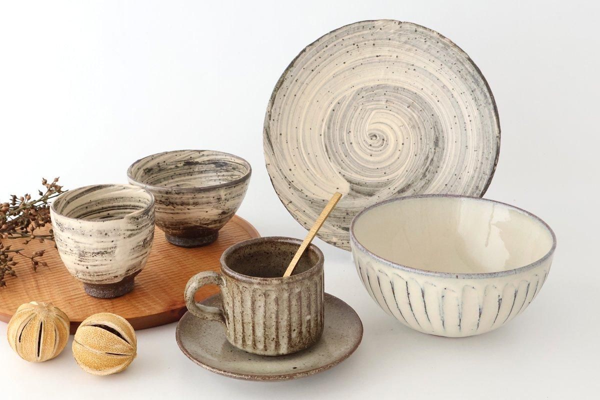 カップ＆ソーサー｜灰釉彫｜陶器｜信楽焼｜和食器通販｜うちる｜和食器