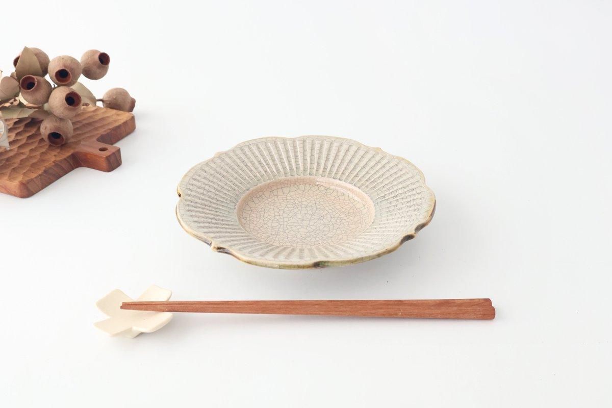 6寸リム輪花鎬皿｜幅広｜墨入貫入｜陶器｜はなクラフト｜益子焼