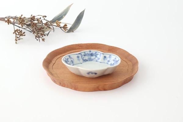 【和食器】古伊万里　牡丹唐草白抜き　膾皿、小鉢　① 古伊万里 金襴手 色絵 筍堀 草花唐草模様 冨貴長春 大膾皿