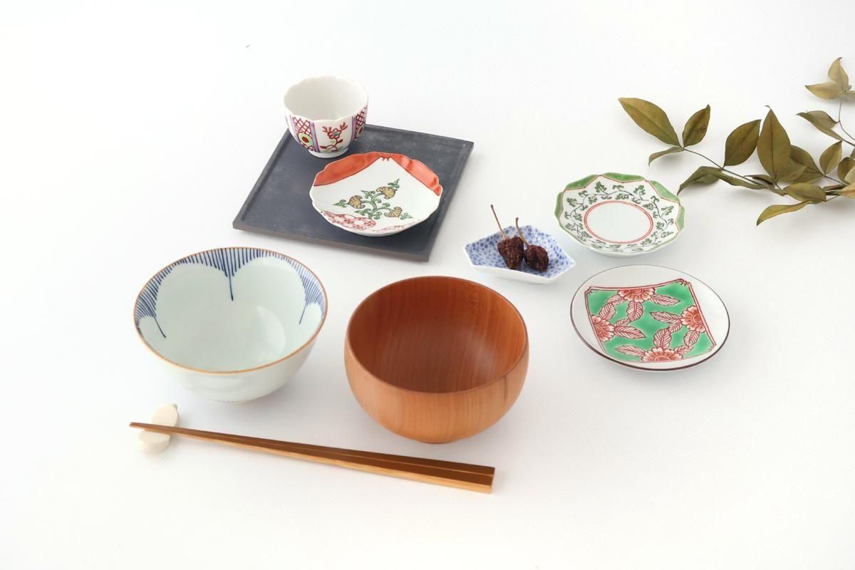 八角形 陶磁器皿 雲と花の模様有田　翔山　レア色絵 輪花皿｜色絵葵唐草富士山図｜磁器｜有田焼｜和食器通販｜うちる｜和