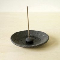 手作りの 香皿　黒みかげ　(香立付き)