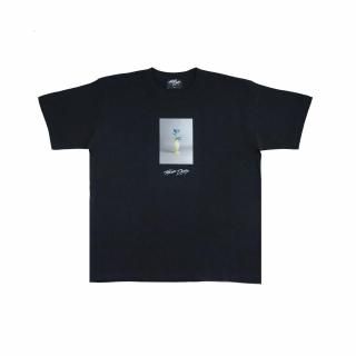 <img class='new_mark_img1' src='https://img.shop-pro.jp/img/new/icons5.gif' style='border:none;display:inline;margin:0px;padding:0px;width:auto;' />Blue Rose Shot Tee (BLACK)