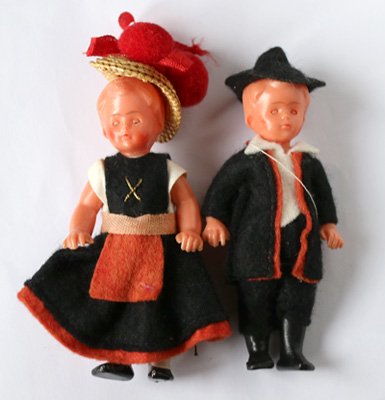 ドイツ 民族衣装のお人形 黒い森地方 カップルさん［18326