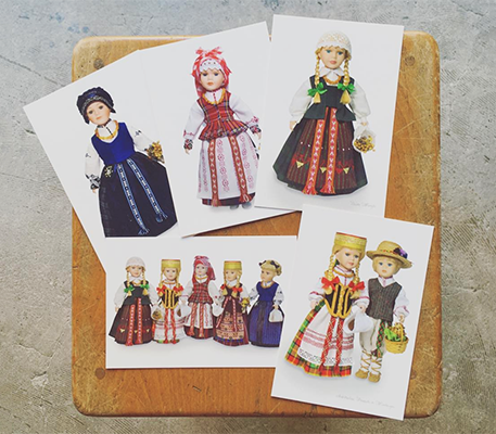 リトアニア 独立100周年記念 民族衣装の人形ポストカード
