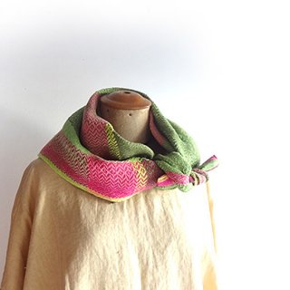 ny943 リトアニアの手織りリネンスカーフ ピンクとグリーン
