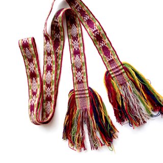 juo004 リトアニア 手織りベルト エンジっぽいカラーで伝統的な柄が織り込まれたウールの太ベルト Lietuviu juostos