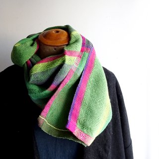 ny141 リトアニアの手織りリネン＆シルクスカーフ グリーン系にピンクやパープル、イエローのストライプ