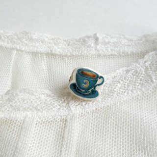 adm304 リトアニア陶器作家Admosのピンバッジ 小さな小さなコーヒーカップ 約1.3×1.5cm