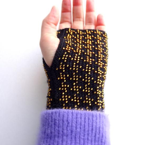 レア【リトアニア製】＊ビーズ＊リストウォーマー アームカバー北欧 せ