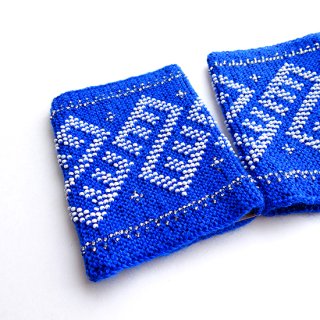 rie201 リトアニア ビーズ編みのリストウォーマー RIESINES 鮮やかブルーに映える白とスケルトンのビーズ柄 約幅8.5cm×長さ10.5cm