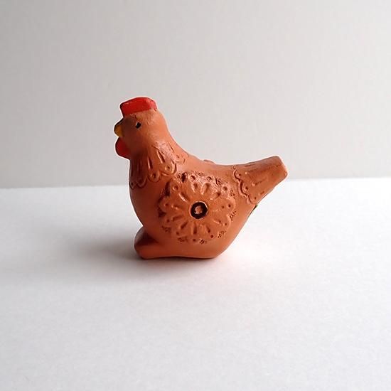 oth055 リトアニアの陶器笛 赤土色のニワトリ
