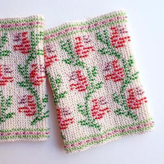 リトアニア】手編み 花柄刺繍 リストウォーマー 収納袋付き 手編み