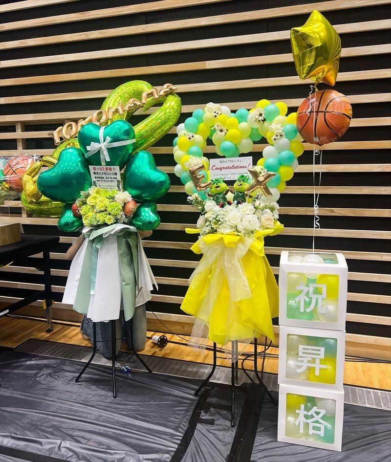 名前入り フラスタ バルーンとアーティフィシャルフラワーの