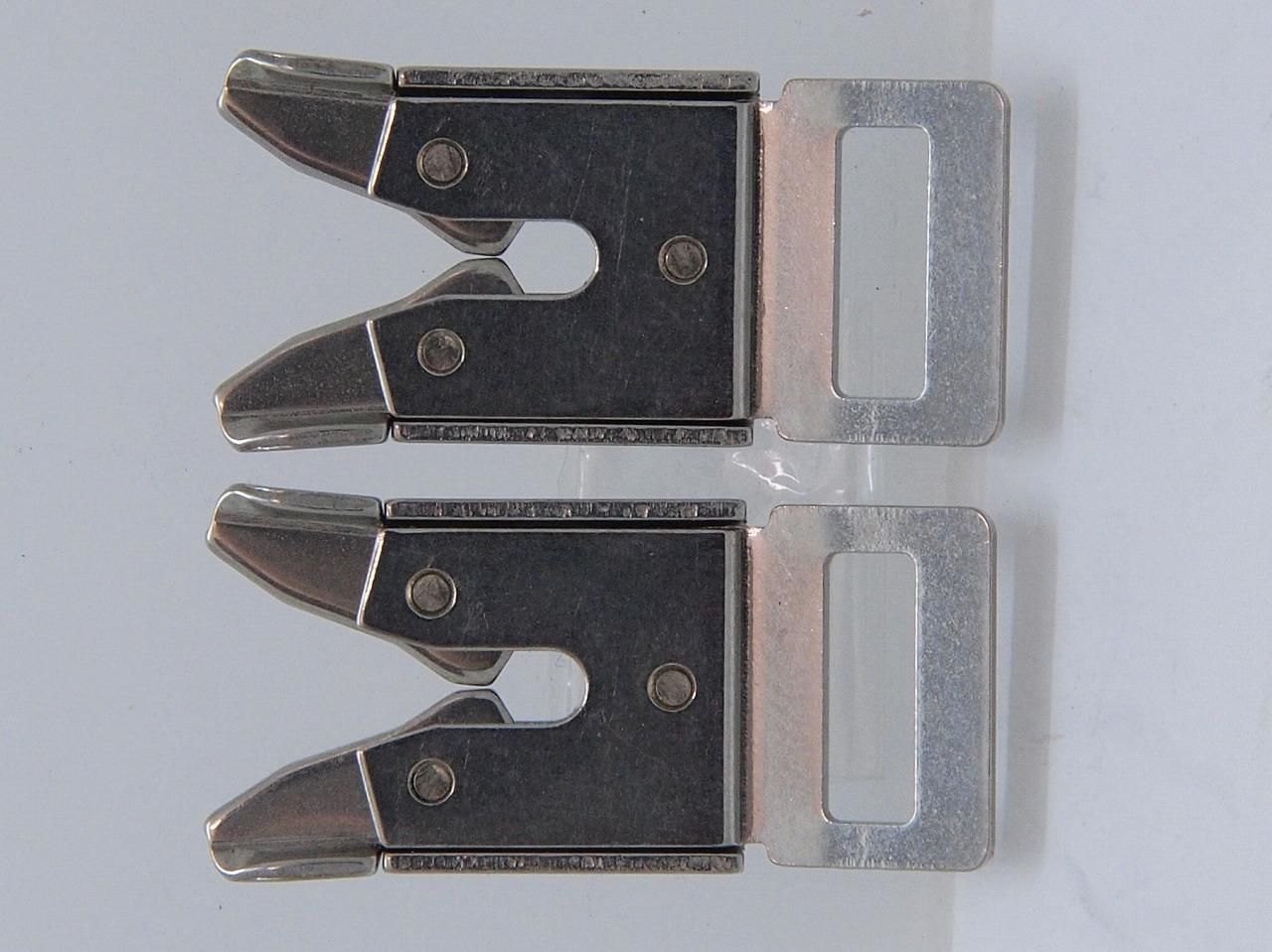 ローライ 2.8F ストラップ 取付 金具 カニ爪 ローライ 2.8F ストラップ 取付 金具 カニ爪