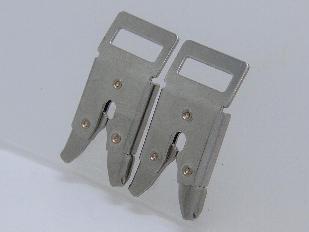 ローライ 2．8F ストラップ 取付 金具 カニ爪