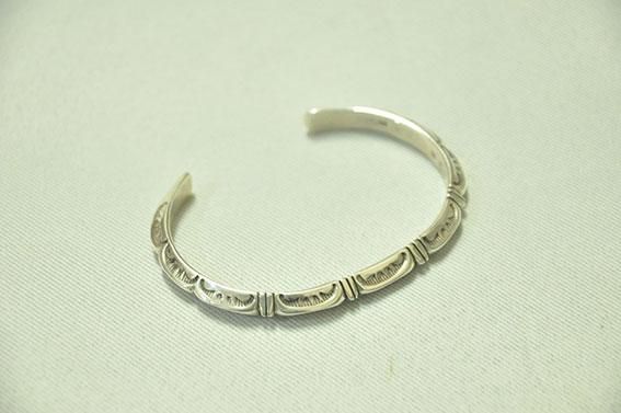 ジェネバラモーン【GENEVA RAMONE】バングル通販 トライアングル