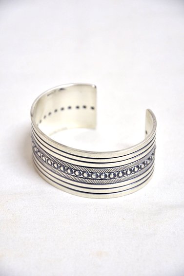 Indian Jewelry bangle “Stanley Parker” amnayahotels.com