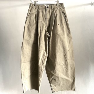 TWO TUCK CROPPED PANTS