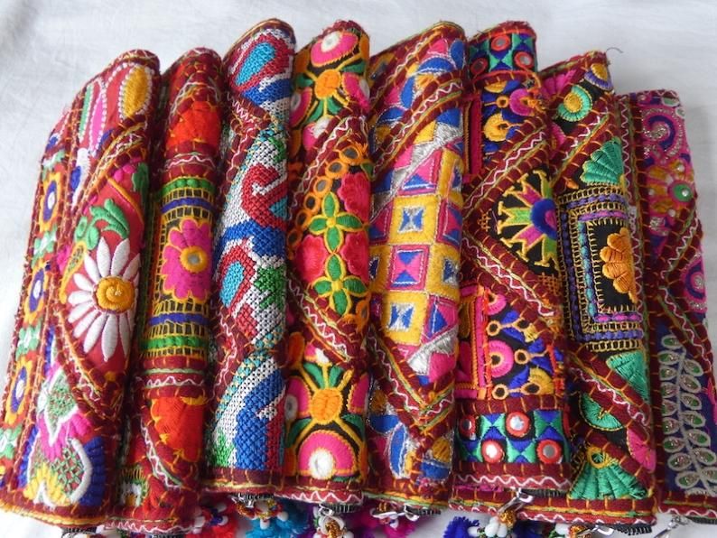 ラバリ刺繍 インド刺繍 ミニ財布 お手玉財布 ラバリ族刺繍古布財布