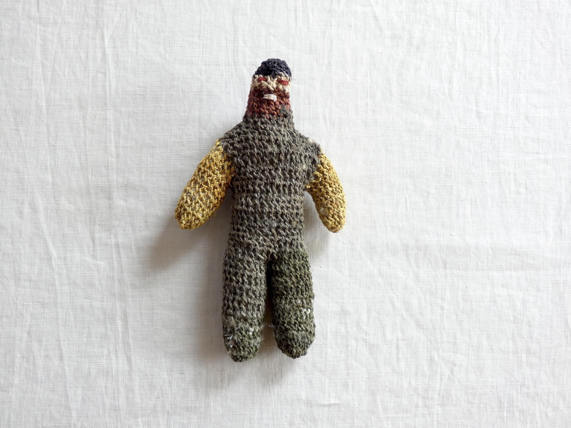 <img class='new_mark_img1' src='https://img.shop-pro.jp/img/new/icons14.gif' style='border:none;display:inline;margin:0px;padding:0px;width:auto;' />パラグアイ ニバチェイ人形 おじさん / パロサント染め