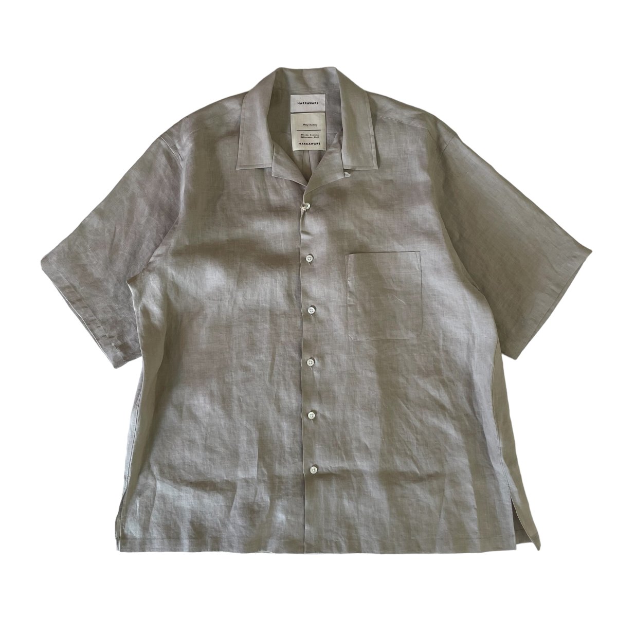 MARKAWARE <BR>OPEN COLLAR SHIRTS S/S (TAUPE)
