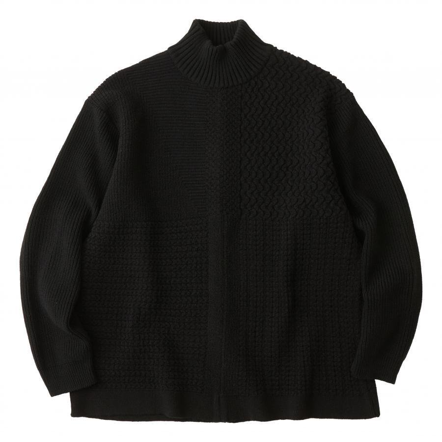 White<BR>Mountaineering<BR> FAKE PATCHWORK TURTLE NECK SWEATER