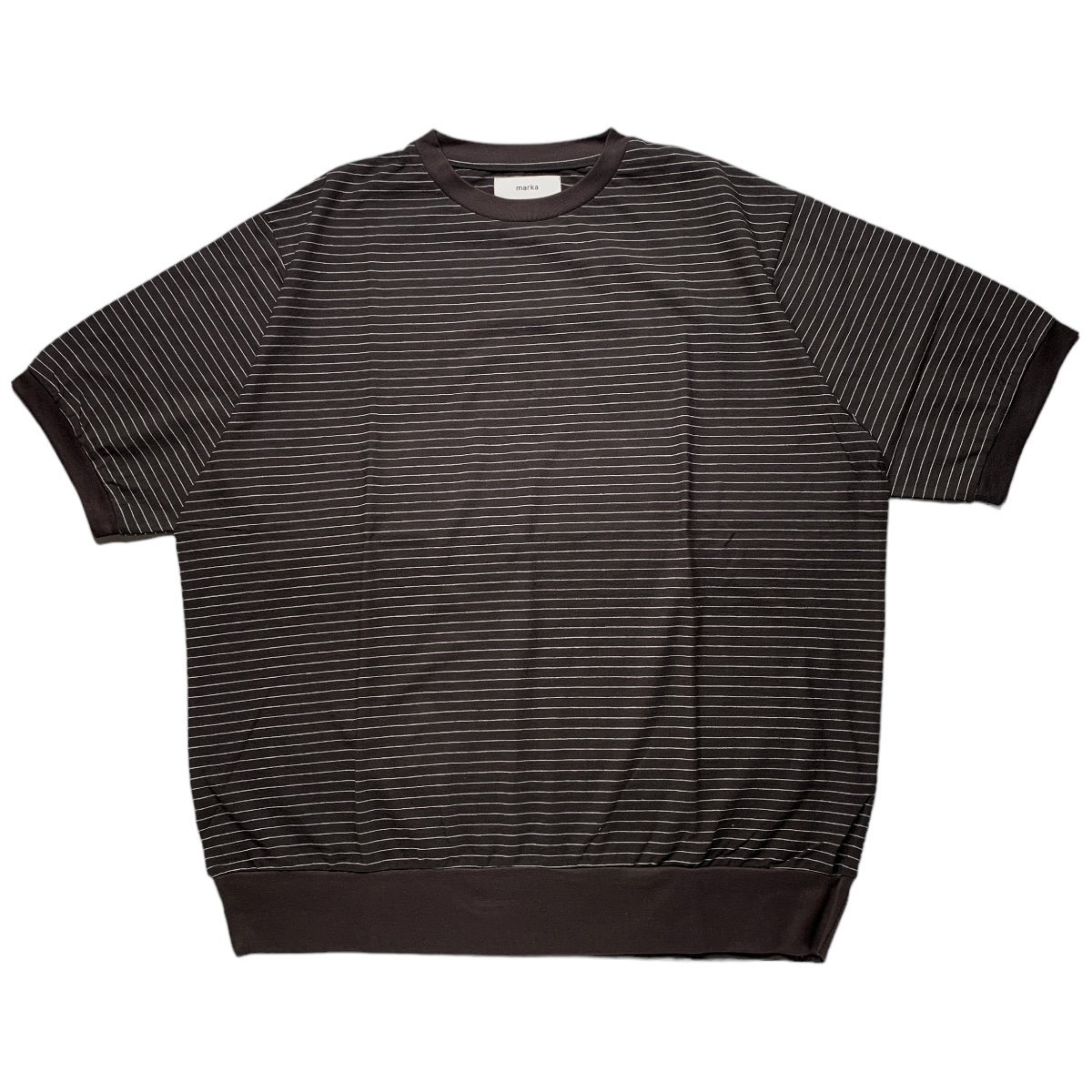 marka <BR>CREW NECK S/S (CHARCOAL)