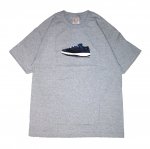 <img class='new_mark_img1' src='https://img.shop-pro.jp/img/new/icons5.gif' style='border:none;display:inline;margin:0px;padding:0px;width:auto;' />MOONEY NEW YORK Choad Tee - Grey