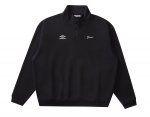 <img class='new_mark_img1' src='https://img.shop-pro.jp/img/new/icons5.gif' style='border:none;display:inline;margin:0px;padding:0px;width:auto;' />Grand x Umbro Sweatshirt With Button Collar - Black