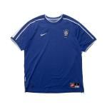 <img class='new_mark_img1' src='https://img.shop-pro.jp/img/new/icons5.gif' style='border:none;display:inline;margin:0px;padding:0px;width:auto;' />98/00 Brazil Nike Away Shirt