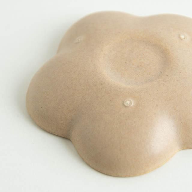 Awabi ware アワビウェア 花型豆皿 ベージュ｜FRANK暮らしの道具