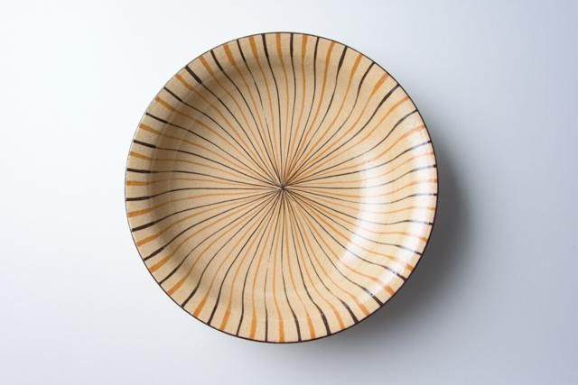 工房小春花 【瀬戸】 麦藁手大平鉢（二色十草）｜FRANK暮らしの道具