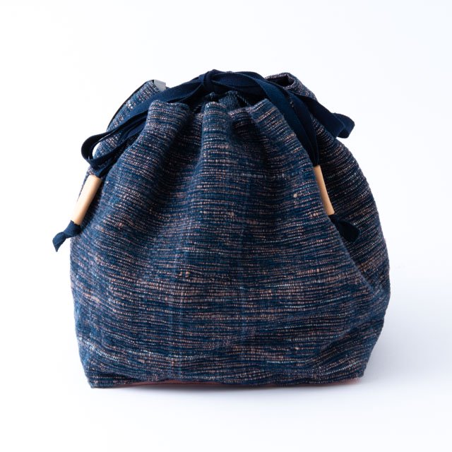 COTTLE 巾着バッグ01 茜藍の裂き織り布