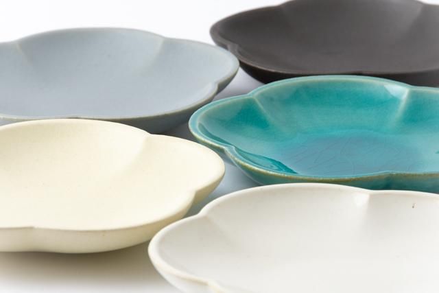Awabi ware アワビウェア 花型小皿 アイボリー｜FRANK暮らしの道具