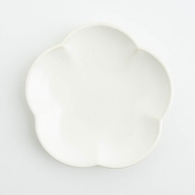 Awabi ware 花型小皿 白磁色