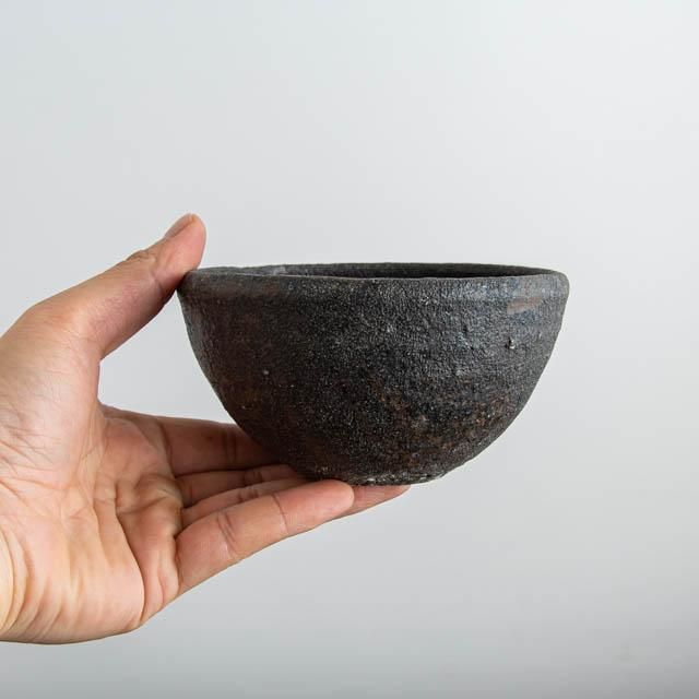 笠間焼 陶秀作 鉄砂層製紋壺 笠間焼 陶秀作 鉄砂層製紋壺 - メルカリ