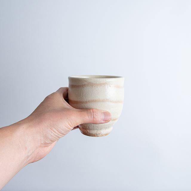 陶芸品　湯のみ　陶芸作家 泉田之也さんの個展が明日23日より始まります。今回は新作の花器