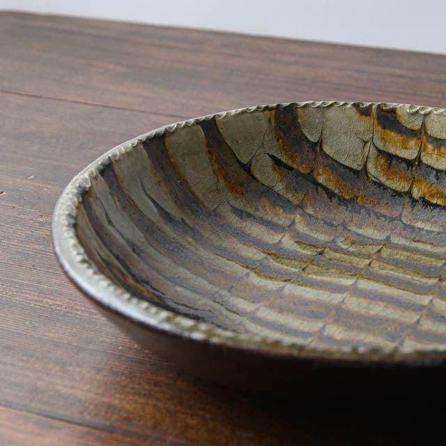 三宅康太 倉敷青木窯 八寸皿 スリップウェア 03 - FRANK暮らしの道具