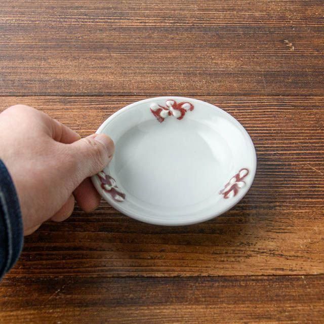 石飛勲 白磁工房 白磁イッチン辰砂三寸五分皿 - FRANK暮らしの