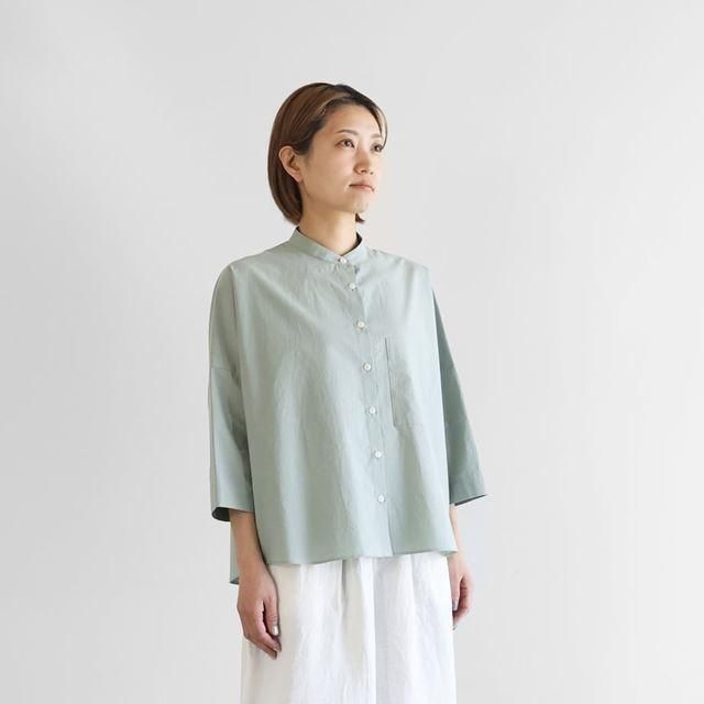 HUIS ハウス 8分袖オーガニックコットンバンドカラーブラウス（ジェラートグリーン）レディス