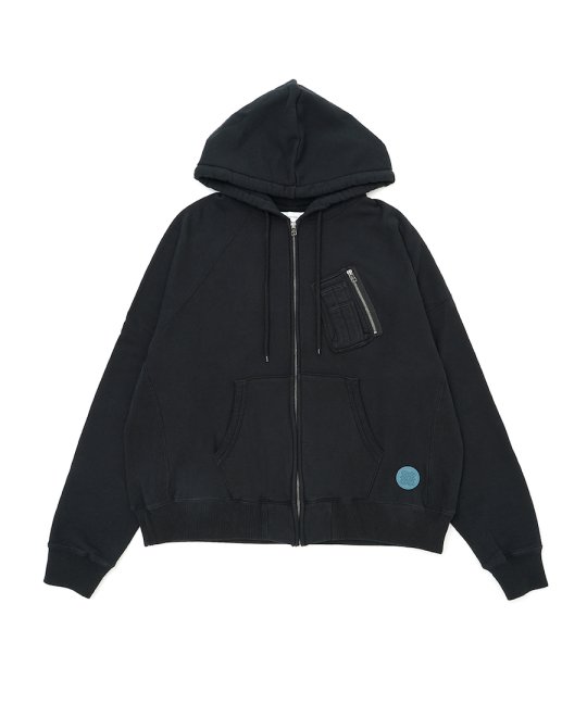 <img class='new_mark_img1' src='https://img.shop-pro.jp/img/new/icons20.gif' style='border:none;display:inline;margin:0px;padding:0px;width:auto;' />POCKET ZIP HOODIE