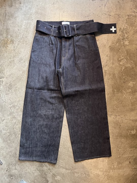 <img class='new_mark_img1' src='https://img.shop-pro.jp/img/new/icons20.gif' style='border:none;display:inline;margin:0px;padding:0px;width:auto;' />BELTED BIG HEART DENIM