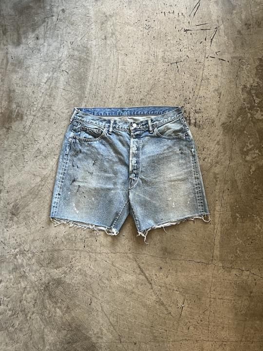 DENIM CUT OFF SHORTS
