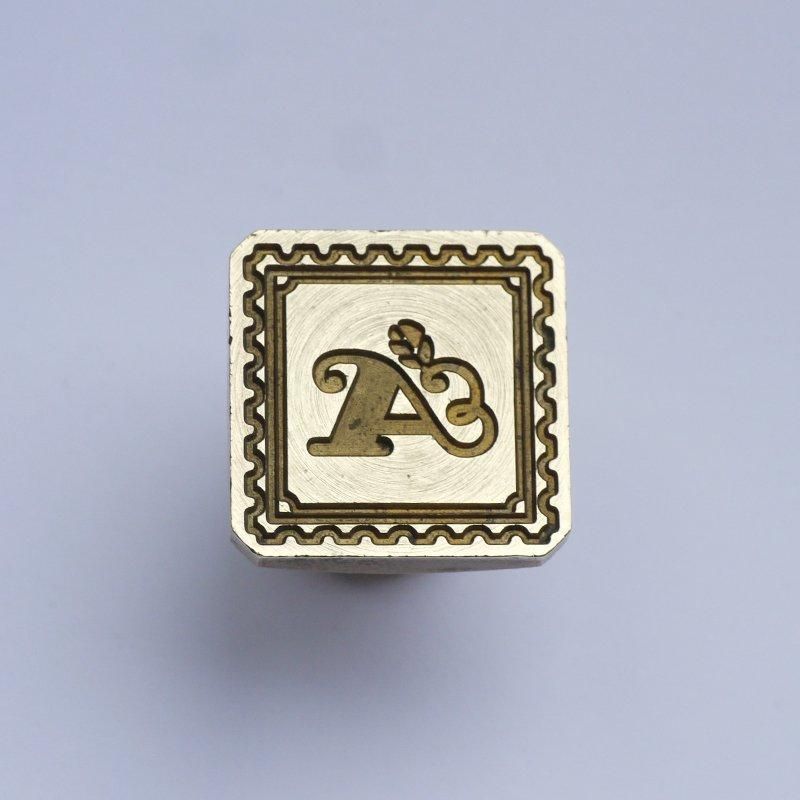 機械刺繍デザイン - アンティークアルファベット、英語の文字